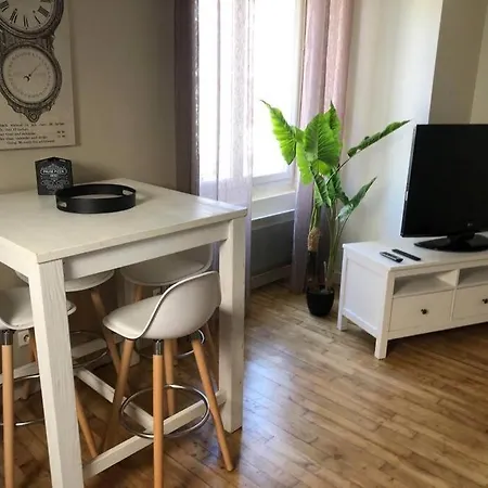 Appartement paisible à Brive près du centre-ville et de la gare avec Netflix Fibre internet et Stationnement gratuit Extérieur photo