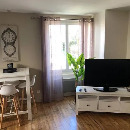 Appartement paisible à Brive près du centre-ville et de la gare avec Netflix Fibre internet et Stationnement gratuit Extérieur photo