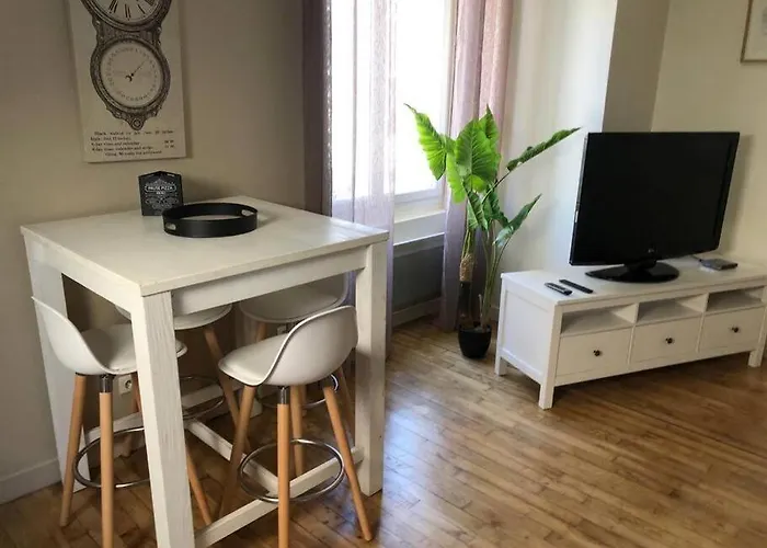 Appartement paisible à Brive près du centre-ville et de la gare avec Netflix Fibre internet et Stationnement gratuit
