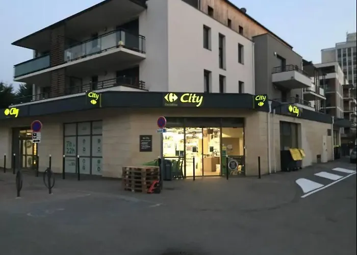 Appartement paisible à Brive près du centre-ville et de la gare avec Netflix Fibre internet et Stationnement gratuit