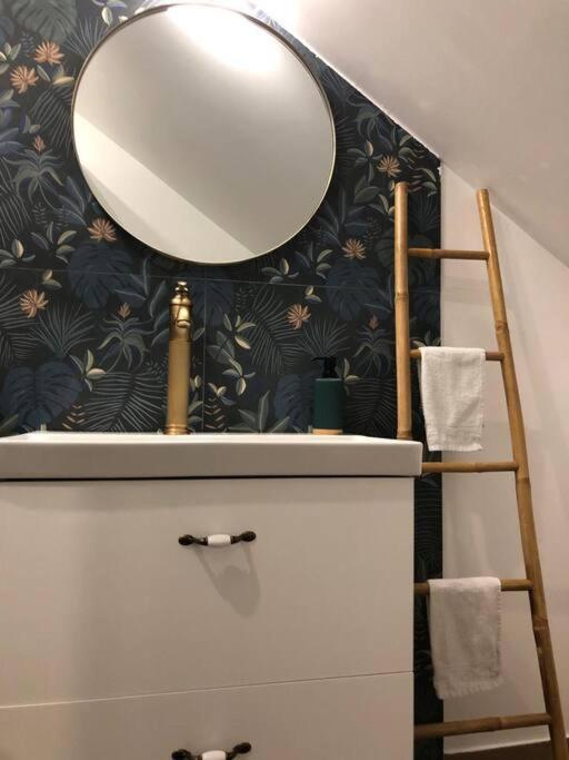 Appartement Paisible à Près Du Centre-ville Et De La Gare Avec Netflix Fibre Internet Et Stationnement Gratuit Brive-la-Gaillarde